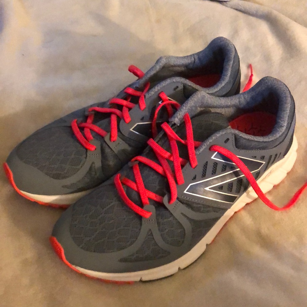 New Balance Vazee women’s sneakers 9.5 never worn